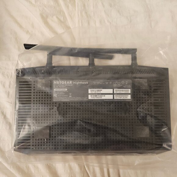 Netgear Nighthawk AC1750 Wifi Router - R6700 - Picture 8 of 10